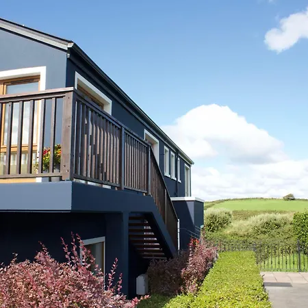 Riverbank * دولين